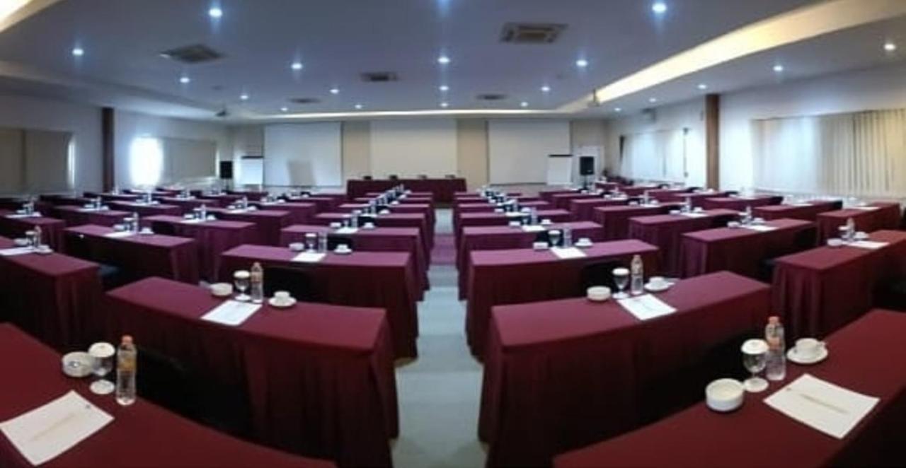 Hotel Arjuna Jogjakarta Buitenkant foto