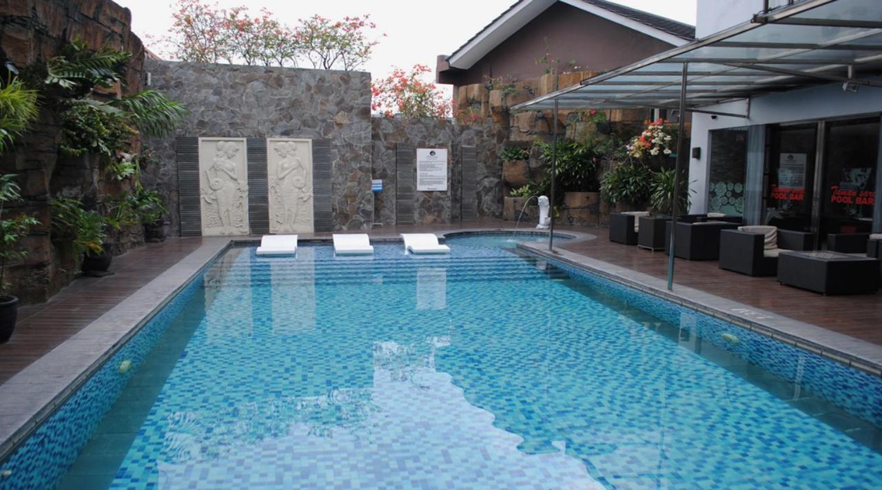 Hotel Arjuna Jogjakarta Buitenkant foto