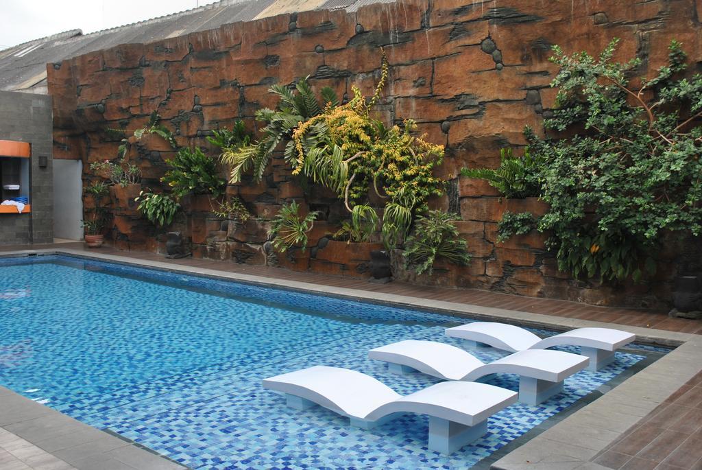 Hotel Arjuna Jogjakarta Buitenkant foto
