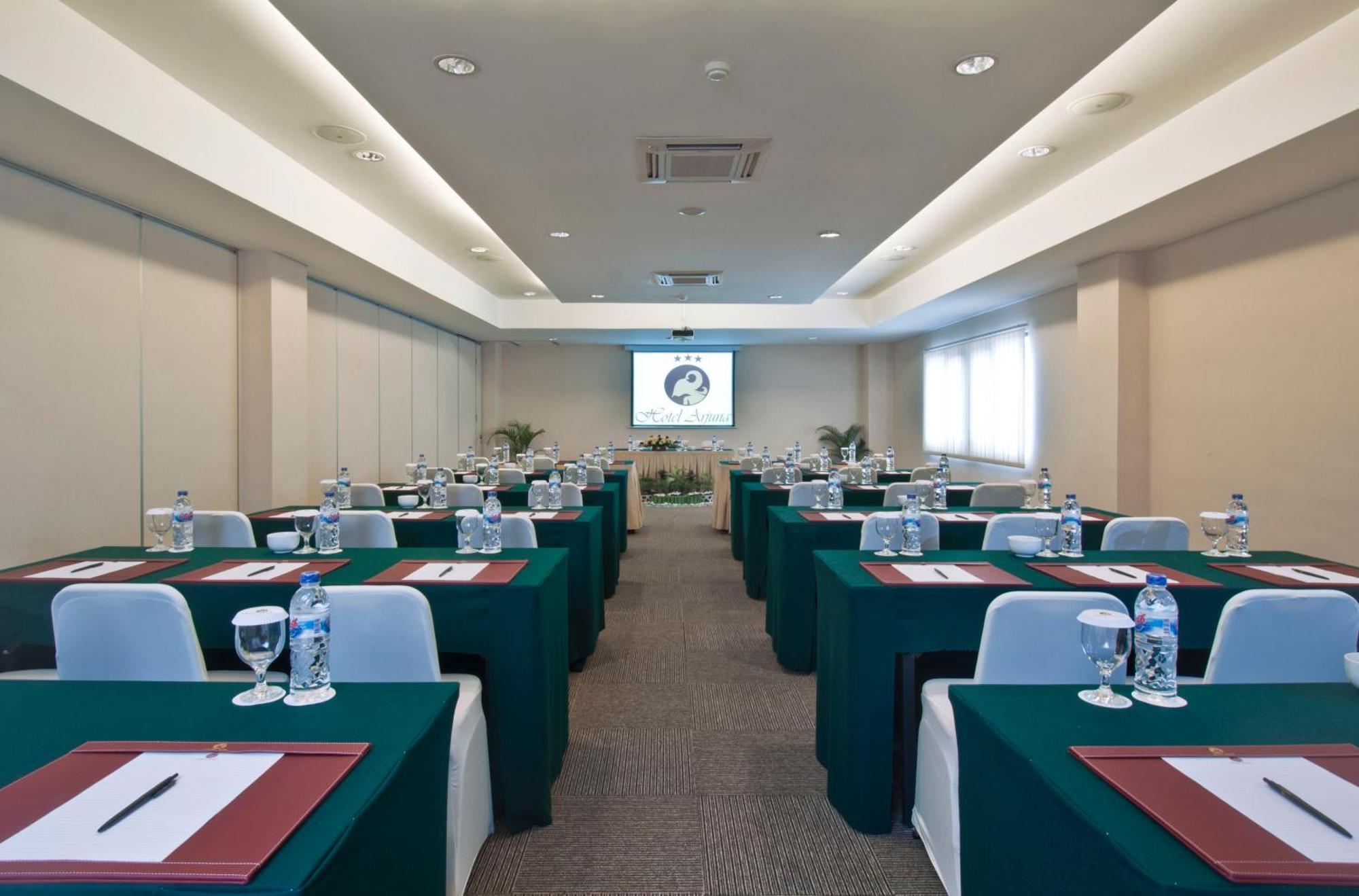 Hotel Arjuna Jogjakarta Buitenkant foto