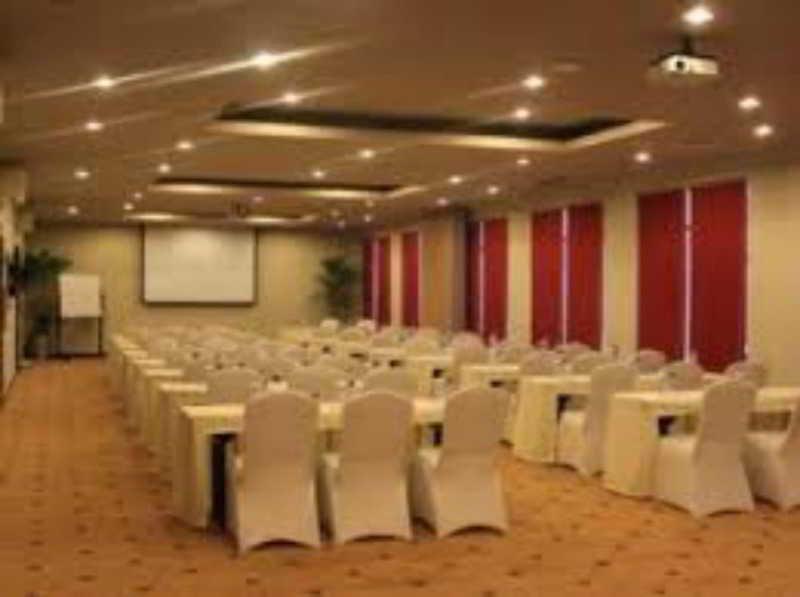 Hotel Arjuna Jogjakarta Buitenkant foto