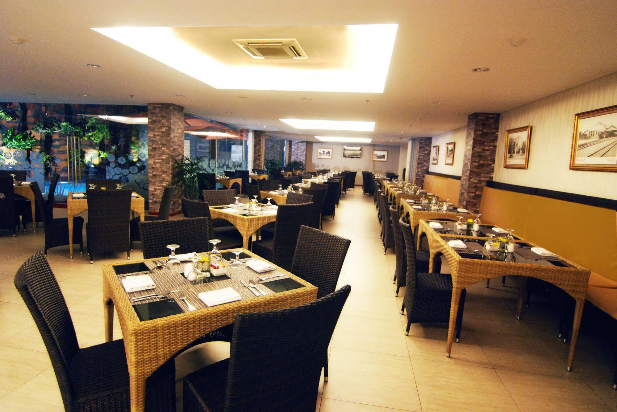 Hotel Arjuna Jogjakarta Buitenkant foto