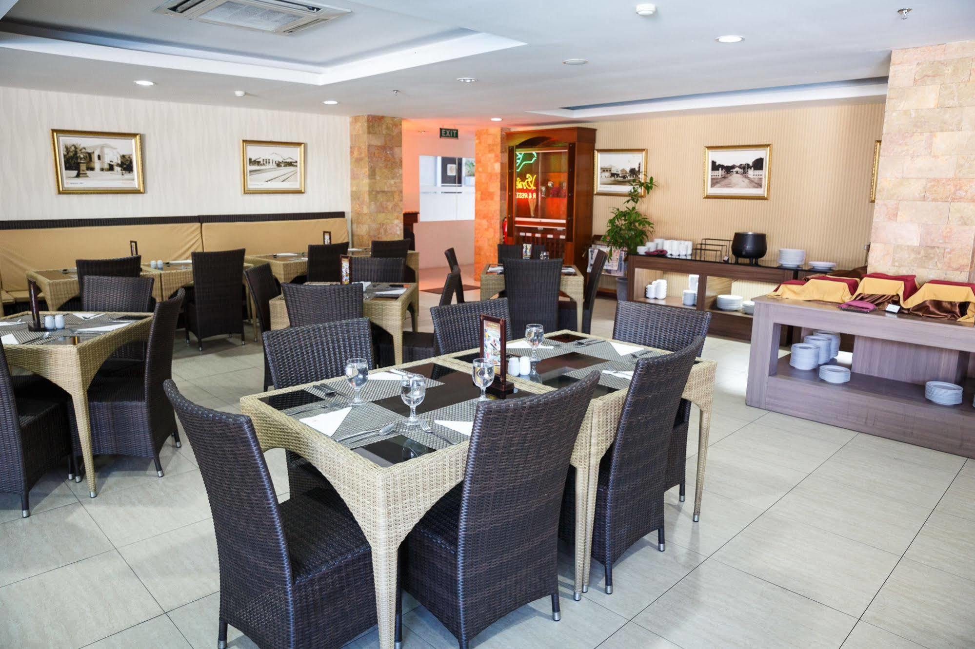 Hotel Arjuna Jogjakarta Buitenkant foto