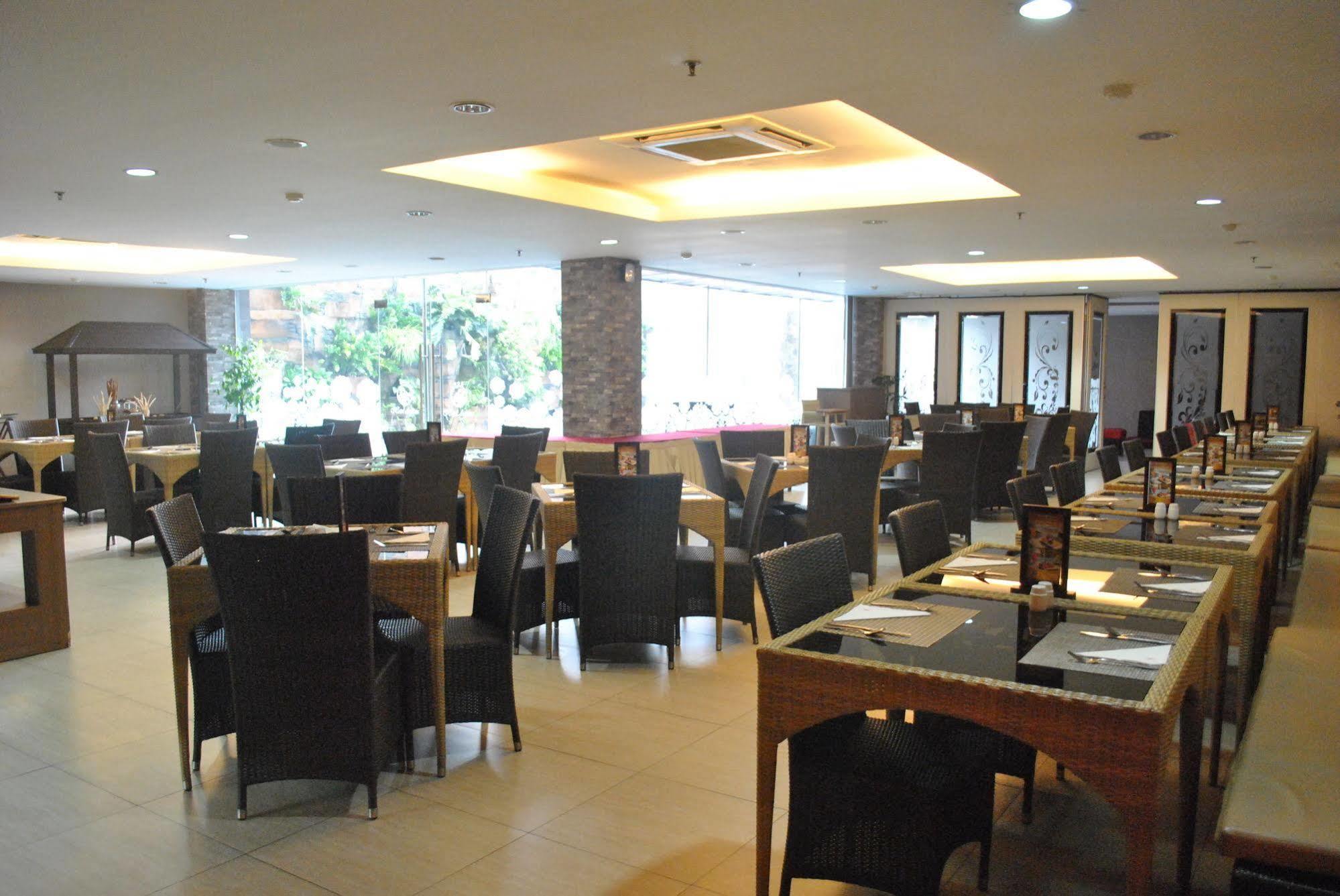 Hotel Arjuna Jogjakarta Buitenkant foto