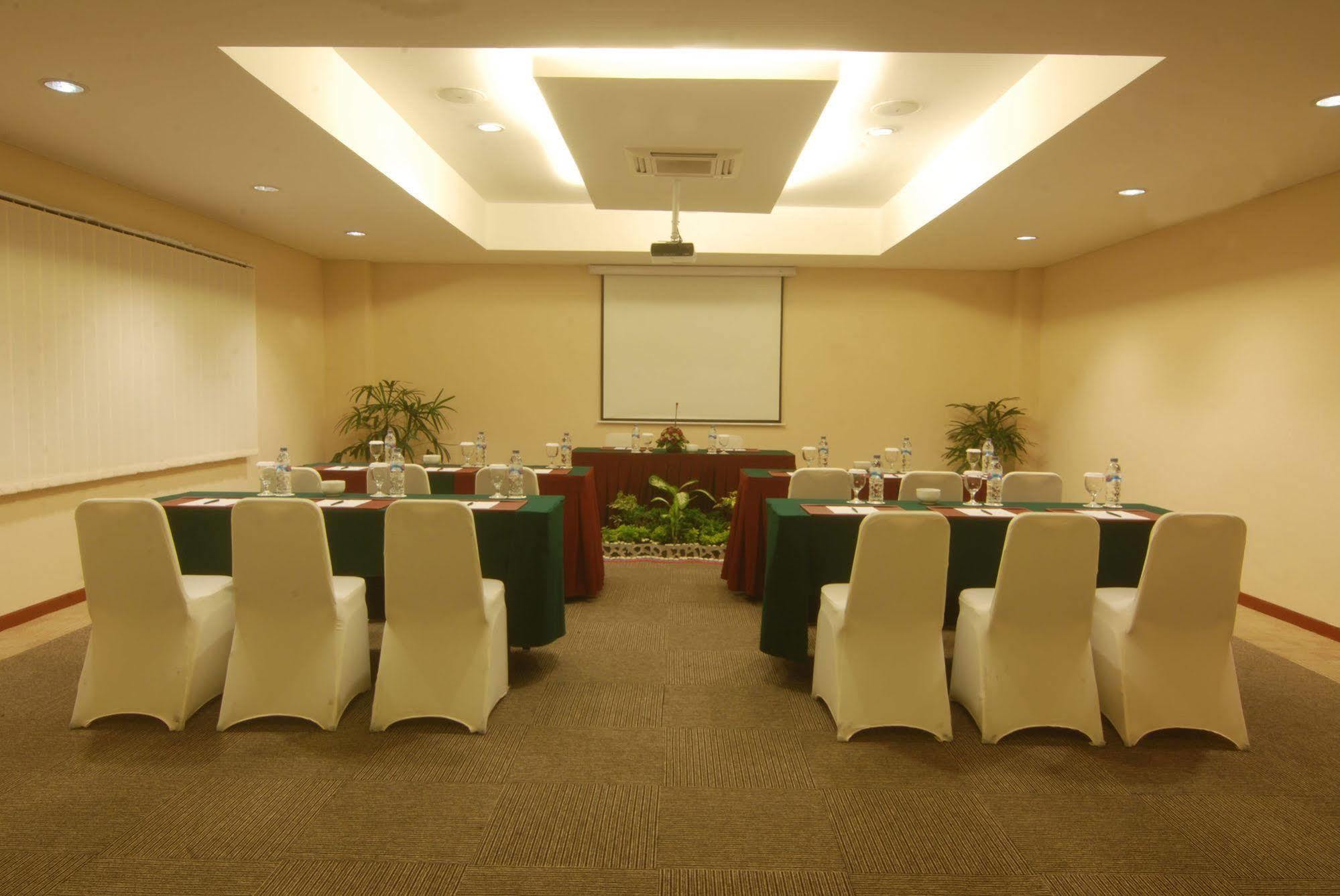 Hotel Arjuna Jogjakarta Buitenkant foto