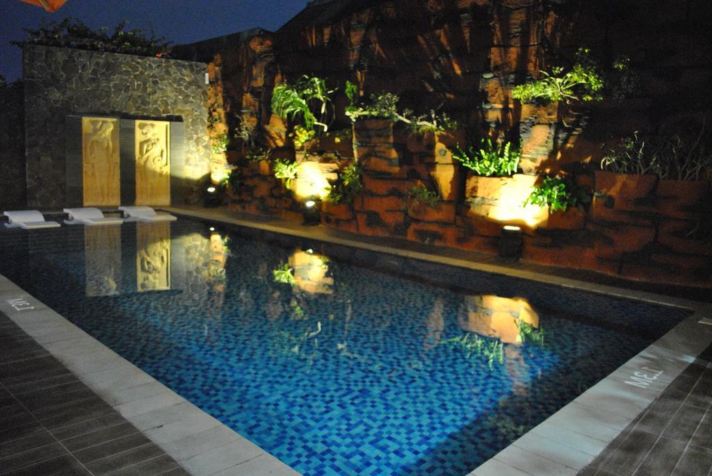 Hotel Arjuna Jogjakarta Buitenkant foto